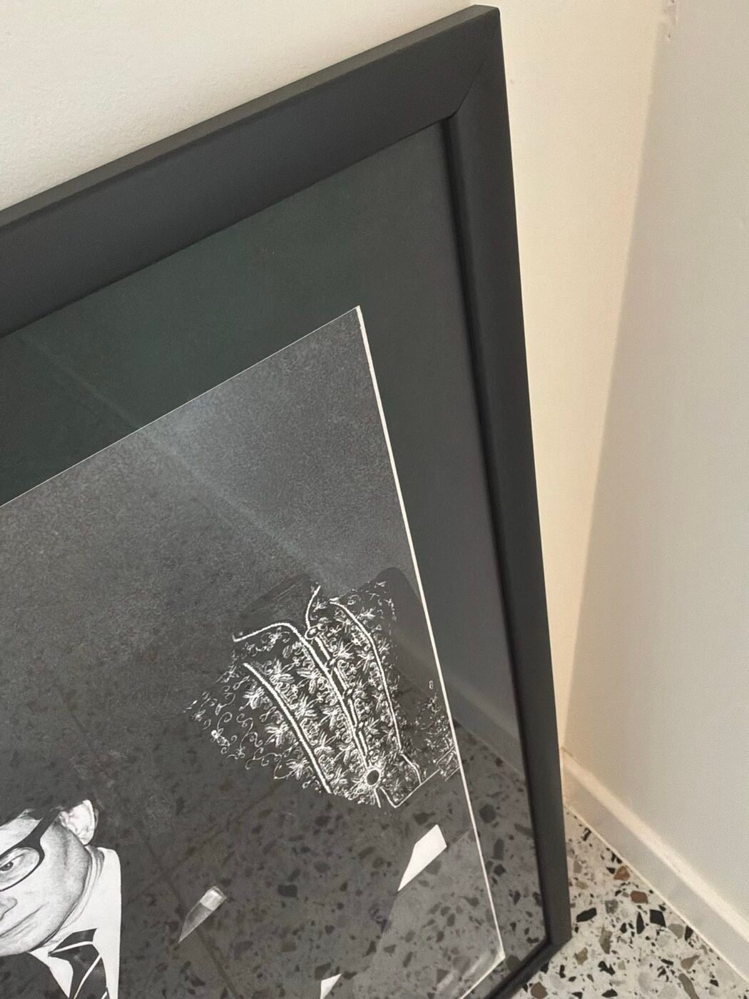 Zwart kader met grote zwart-witprint
